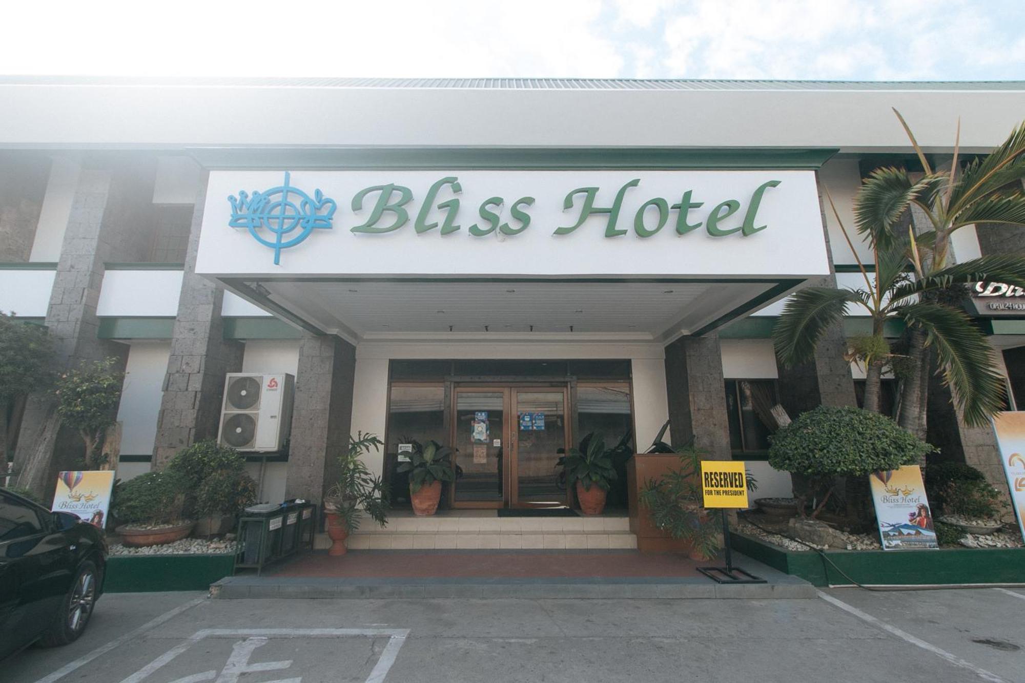 Bliss Hotel Dau Mabalacat Dış mekan fotoğraf
