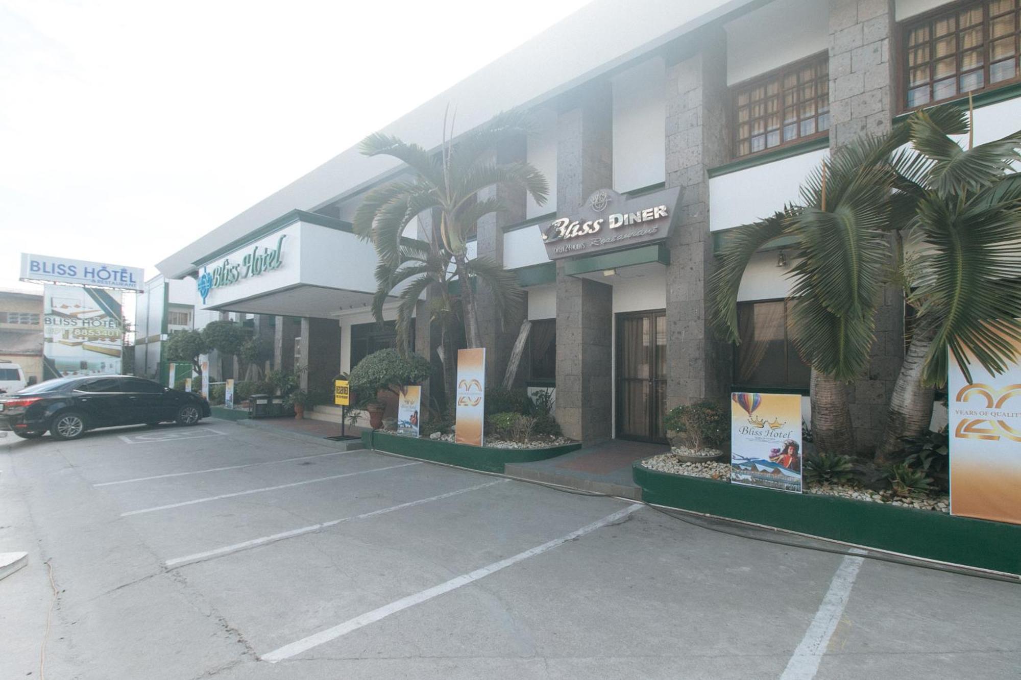 Bliss Hotel Dau Mabalacat Dış mekan fotoğraf