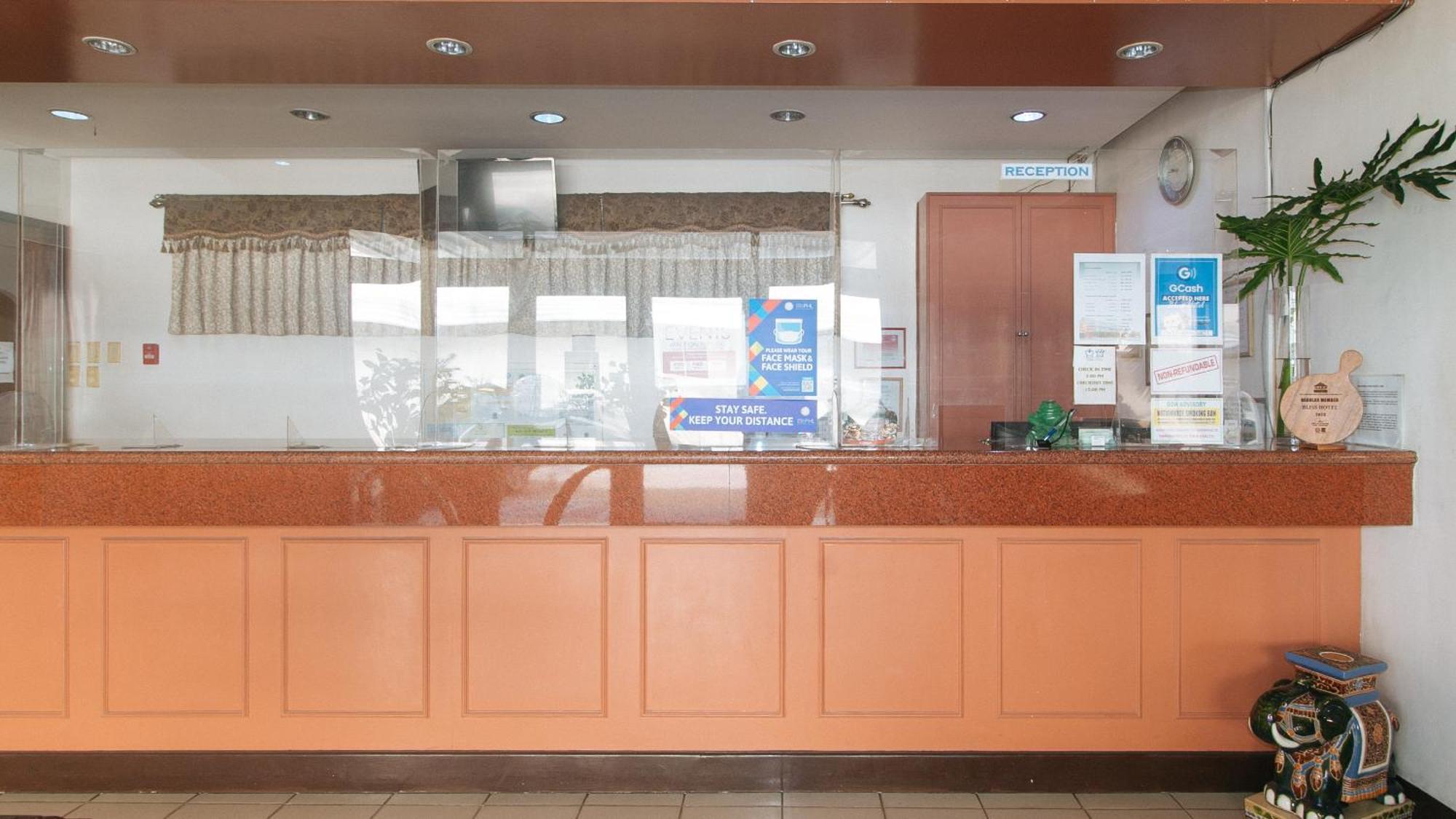 Bliss Hotel Dau Mabalacat Dış mekan fotoğraf
