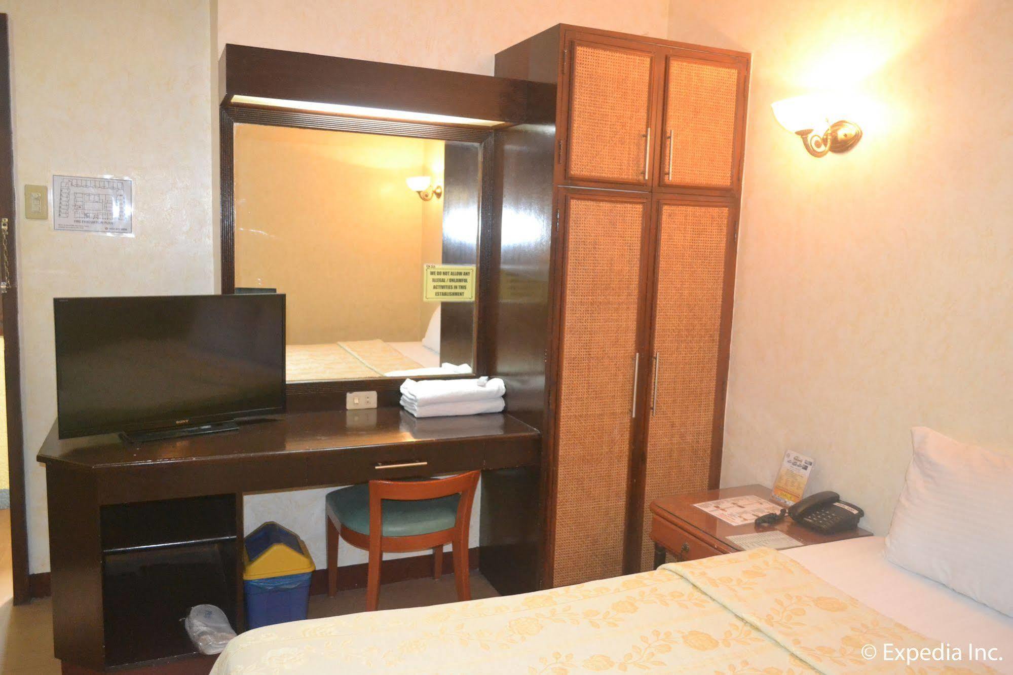 Bliss Hotel Dau Mabalacat Dış mekan fotoğraf