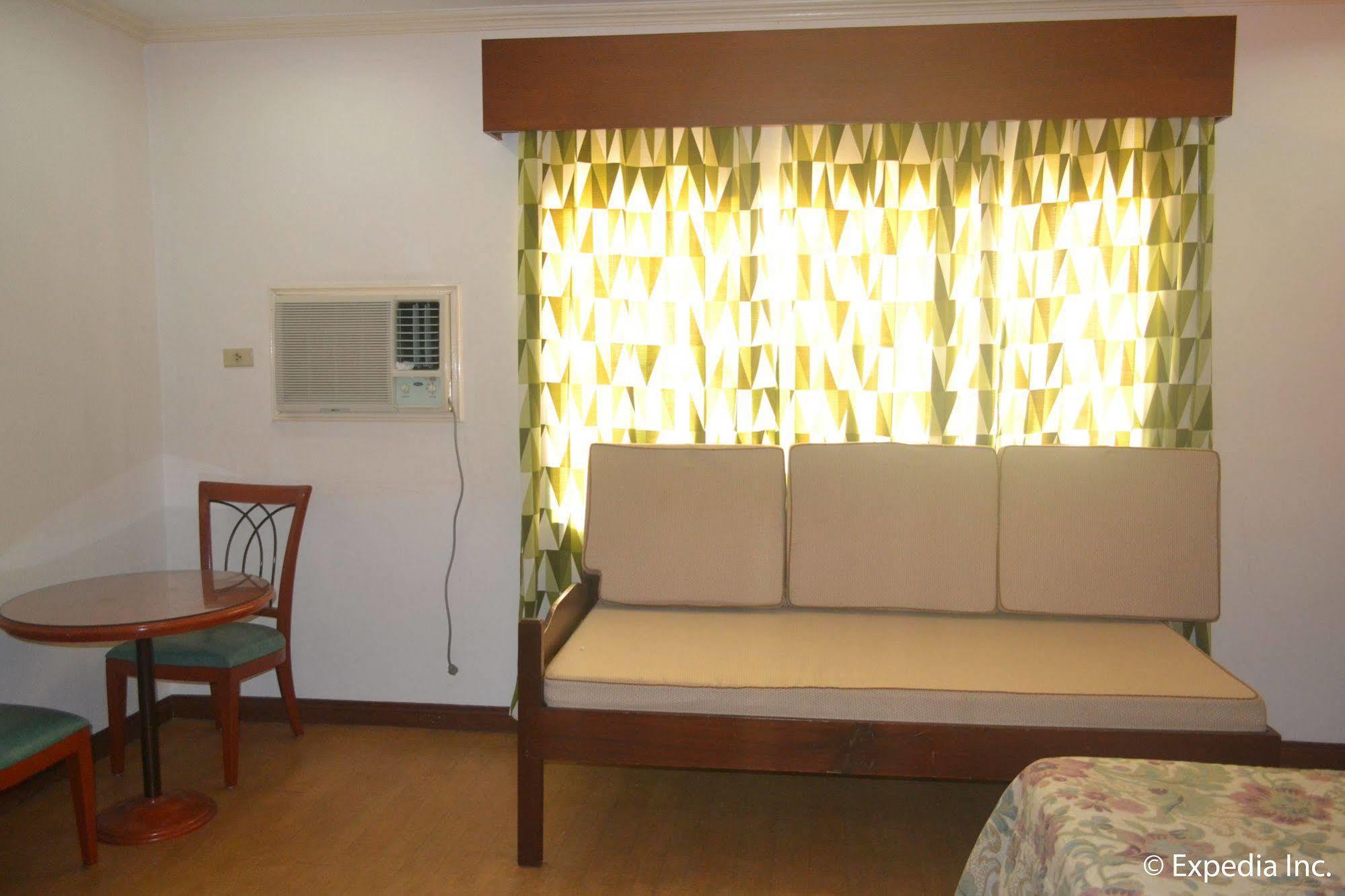 Bliss Hotel Dau Mabalacat Dış mekan fotoğraf