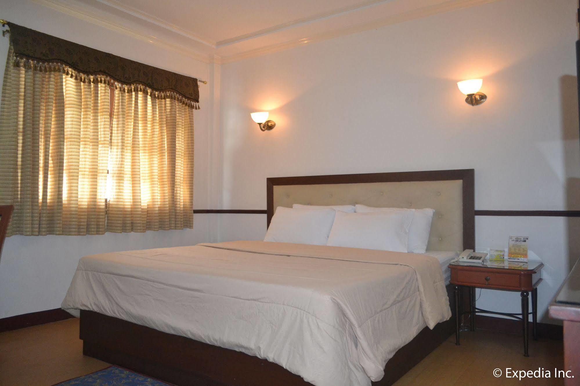 Bliss Hotel Dau Mabalacat Dış mekan fotoğraf
