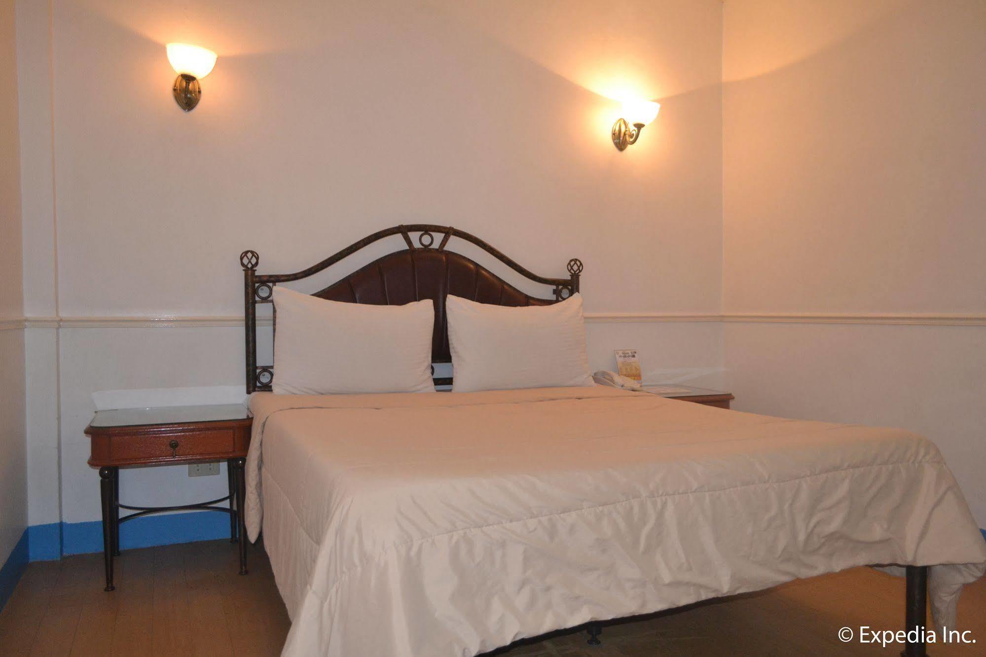 Bliss Hotel Dau Mabalacat Dış mekan fotoğraf