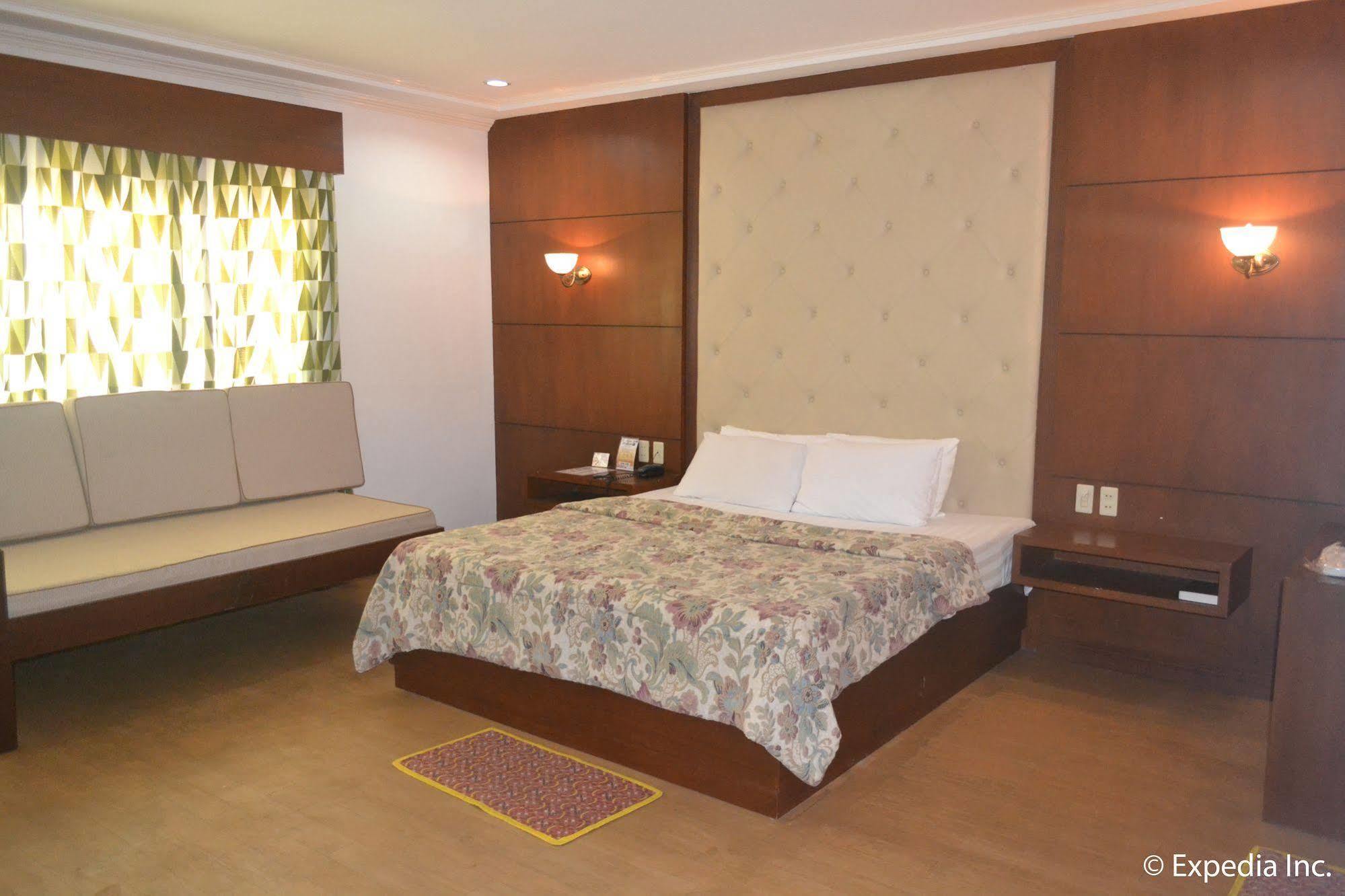 Bliss Hotel Dau Mabalacat Dış mekan fotoğraf