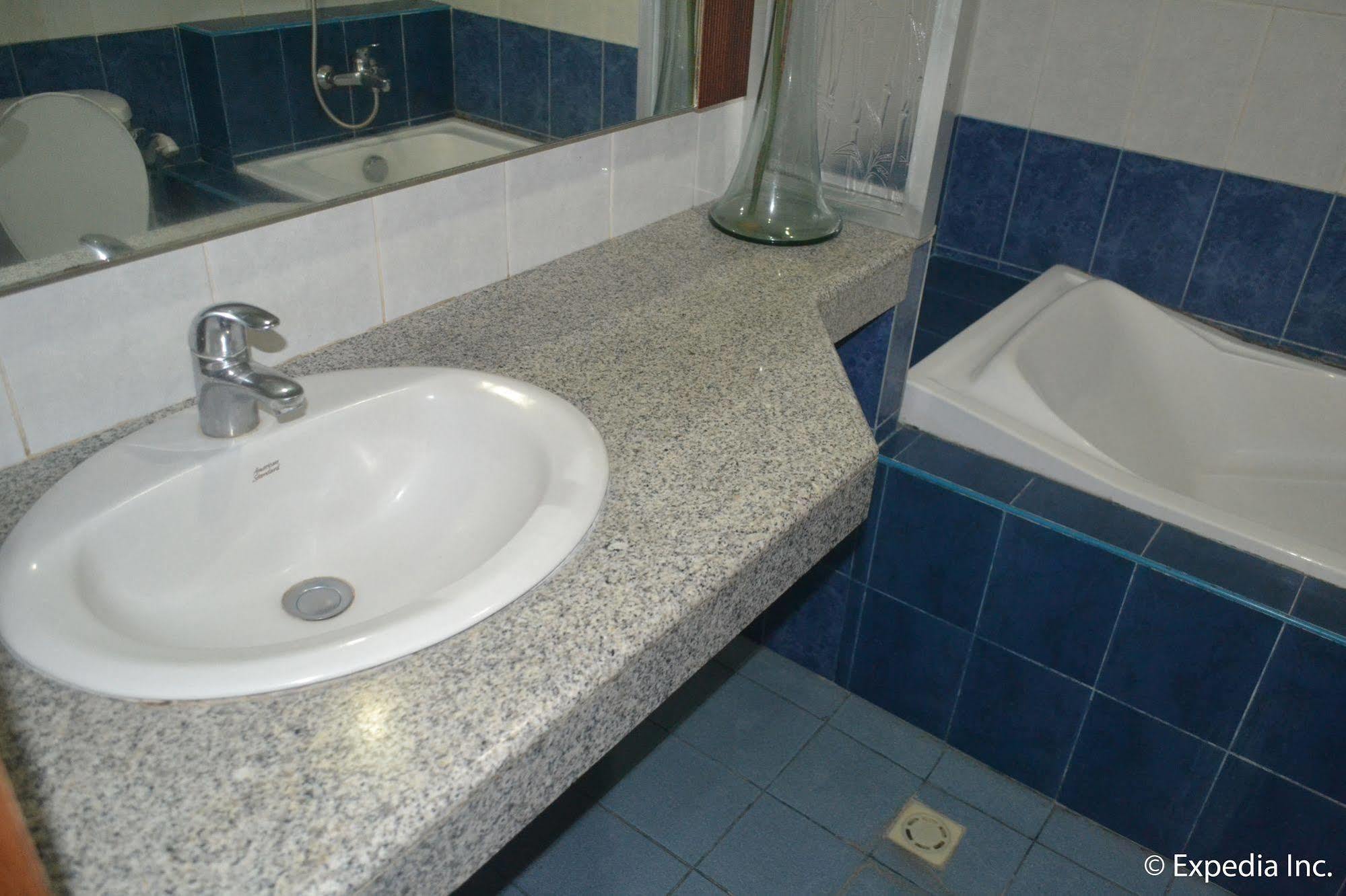 Bliss Hotel Dau Mabalacat Dış mekan fotoğraf
