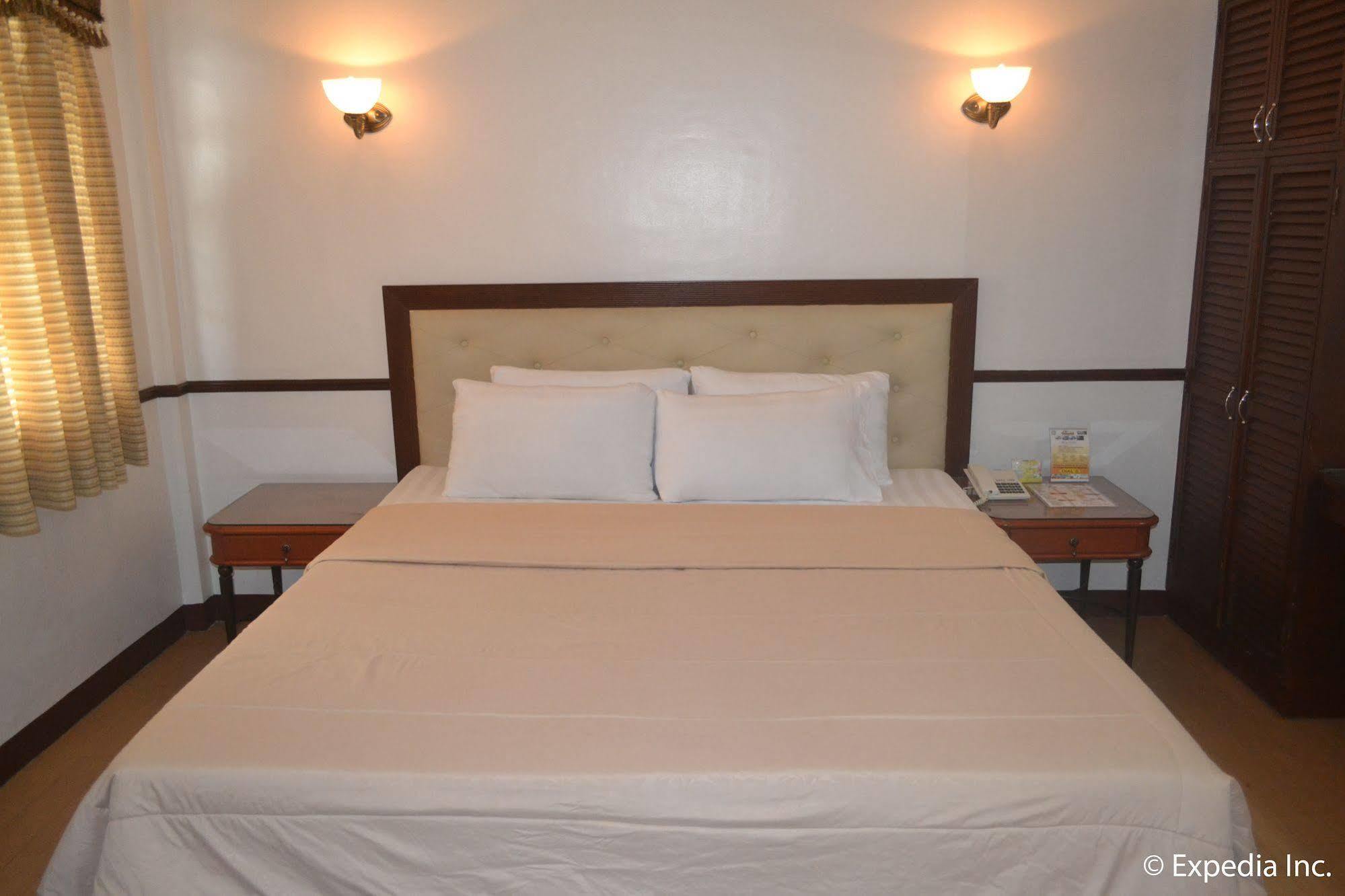 Bliss Hotel Dau Mabalacat Dış mekan fotoğraf