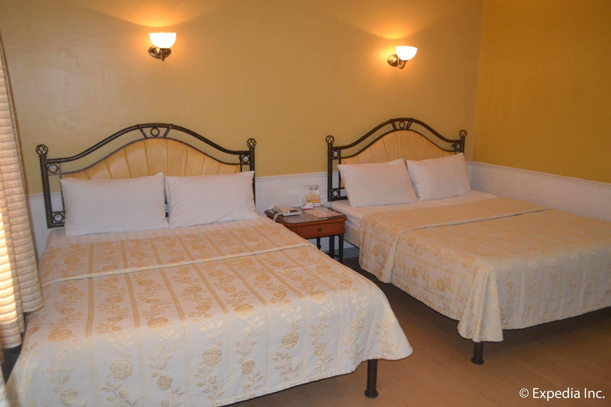 Bliss Hotel Dau Mabalacat Dış mekan fotoğraf
