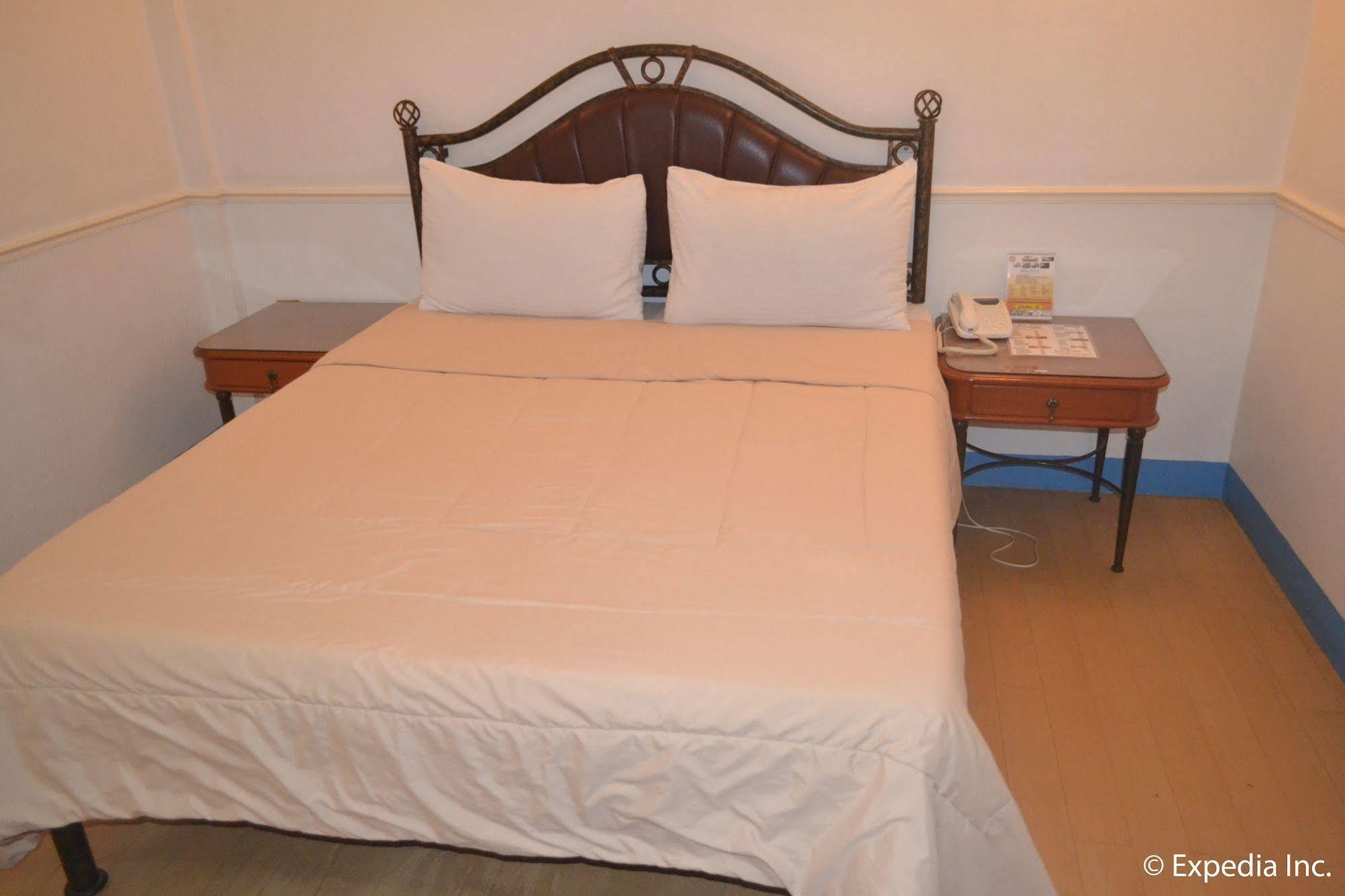 Bliss Hotel Dau Mabalacat Dış mekan fotoğraf